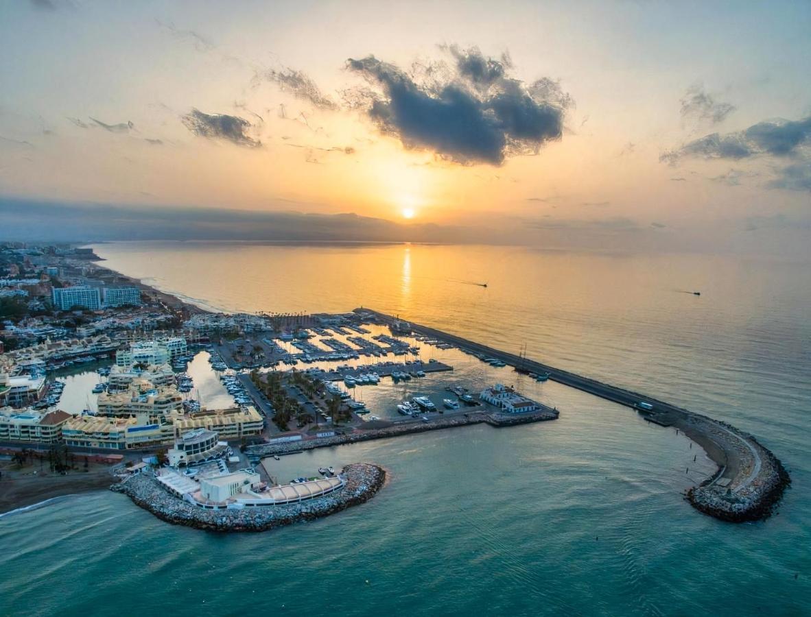 Benalmadena Beachfront Puerto Marina Sunrise Exterior photo